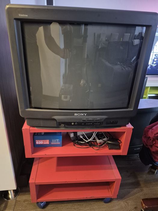 Telewizor Retro Sony Trinitron 21" + szafka na kółkach
