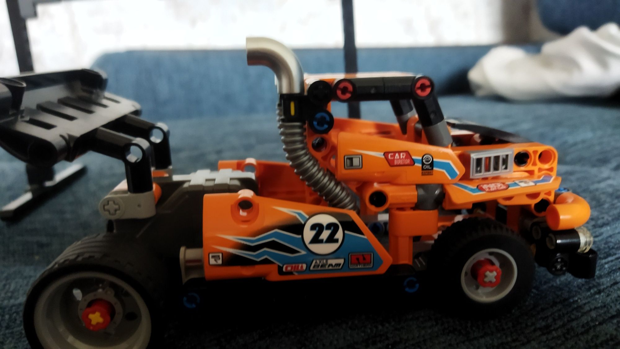 LEGO Technic (42104) "Гоночна вантажівка "2 в 1 + невеликий подарунок