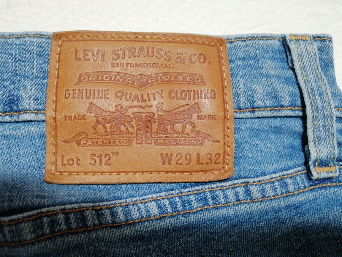 Vendo calças da Levis modelo 512  W29 L32