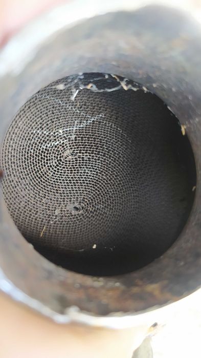 Каталізатор (цілий. повний). Вихлопна система.