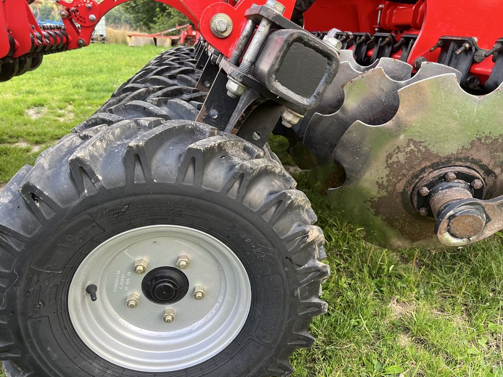 Agregat uprawowo siewny Akpil Gepard Drill 3m talerzowy półzawieszany
