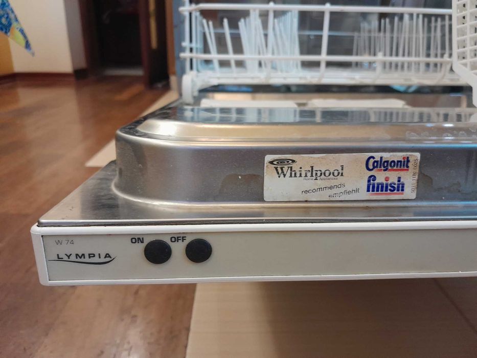 Посудомийна машина Whirlpool W 74