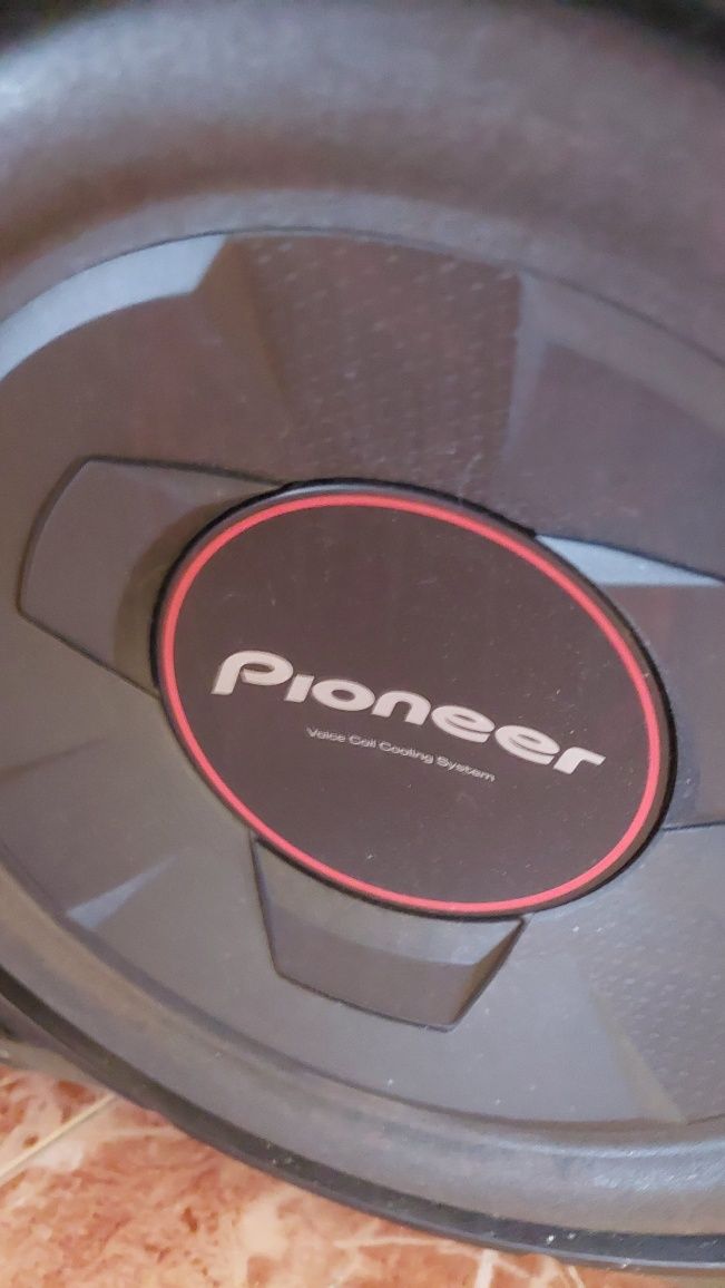 Subwoofer pioneer