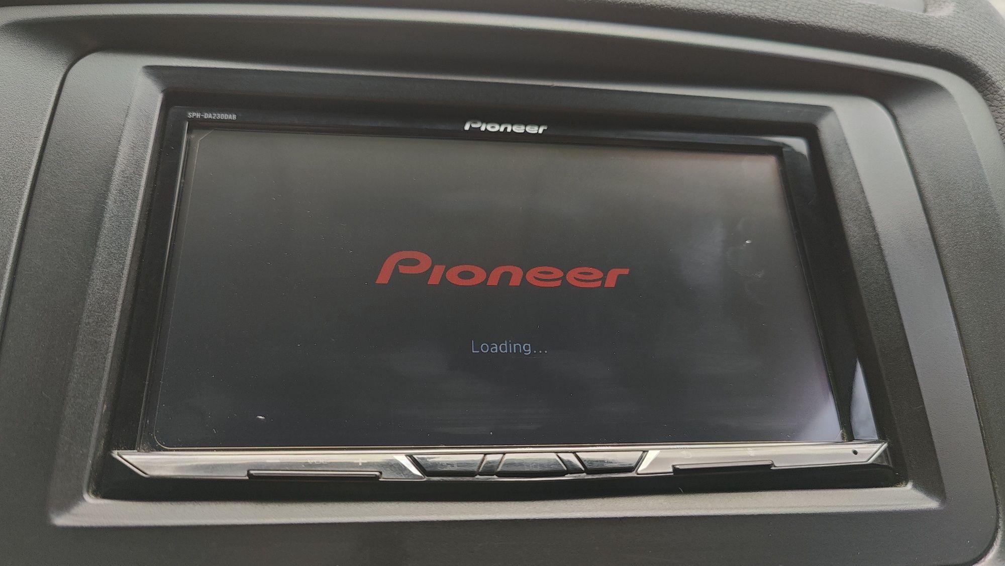 Магнитола  Pioneer SPH-DA230. Процессорная.