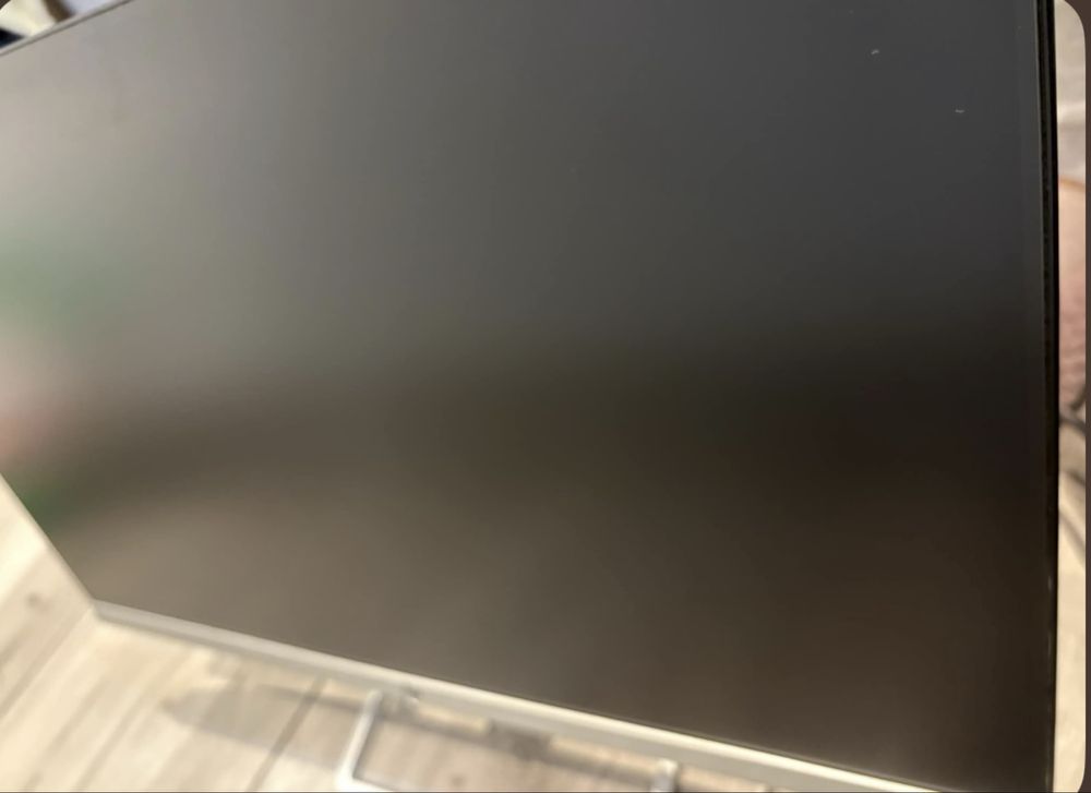 Monitor HP 24fw.