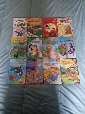 Vários livros das histórias da Disney