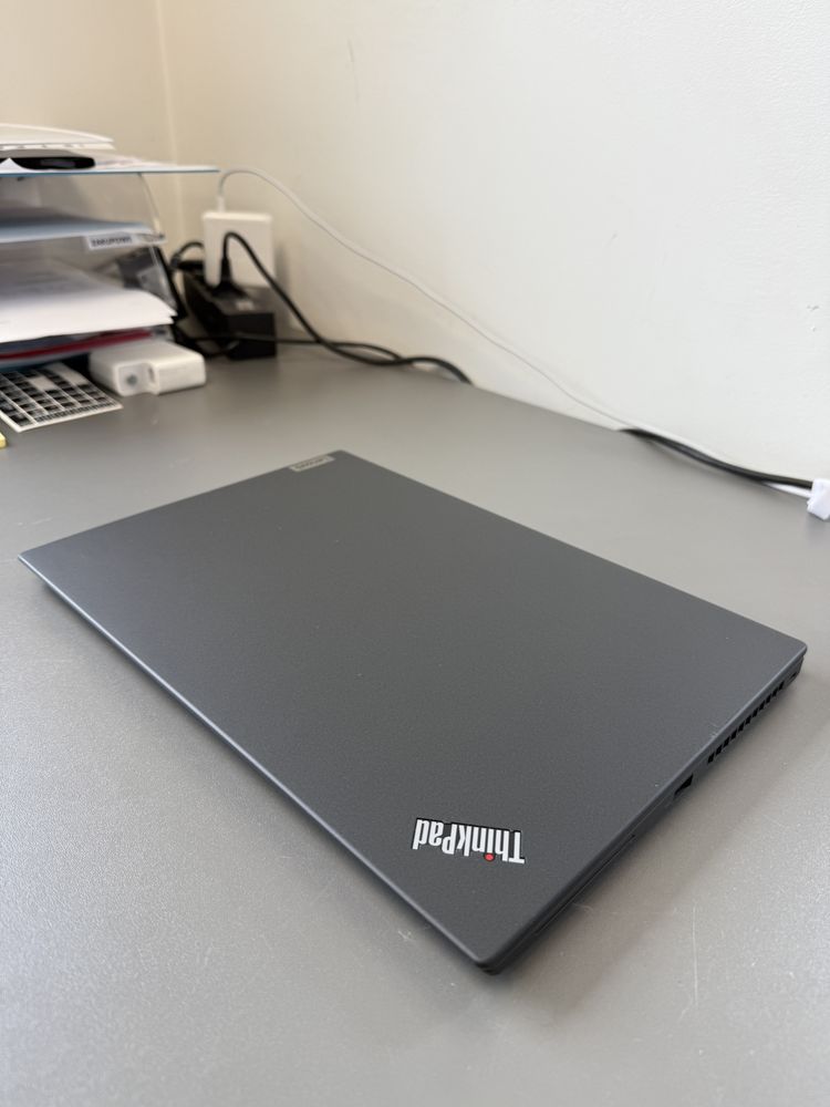 ThinkPad T14S| Intel Core  i7-1185G7 | 32GB | 512GB | FHD (1920x1080)|