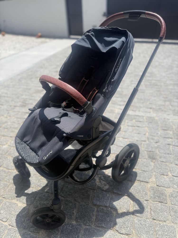 Carrinho de bebé Quinny - Fácil desmontagem