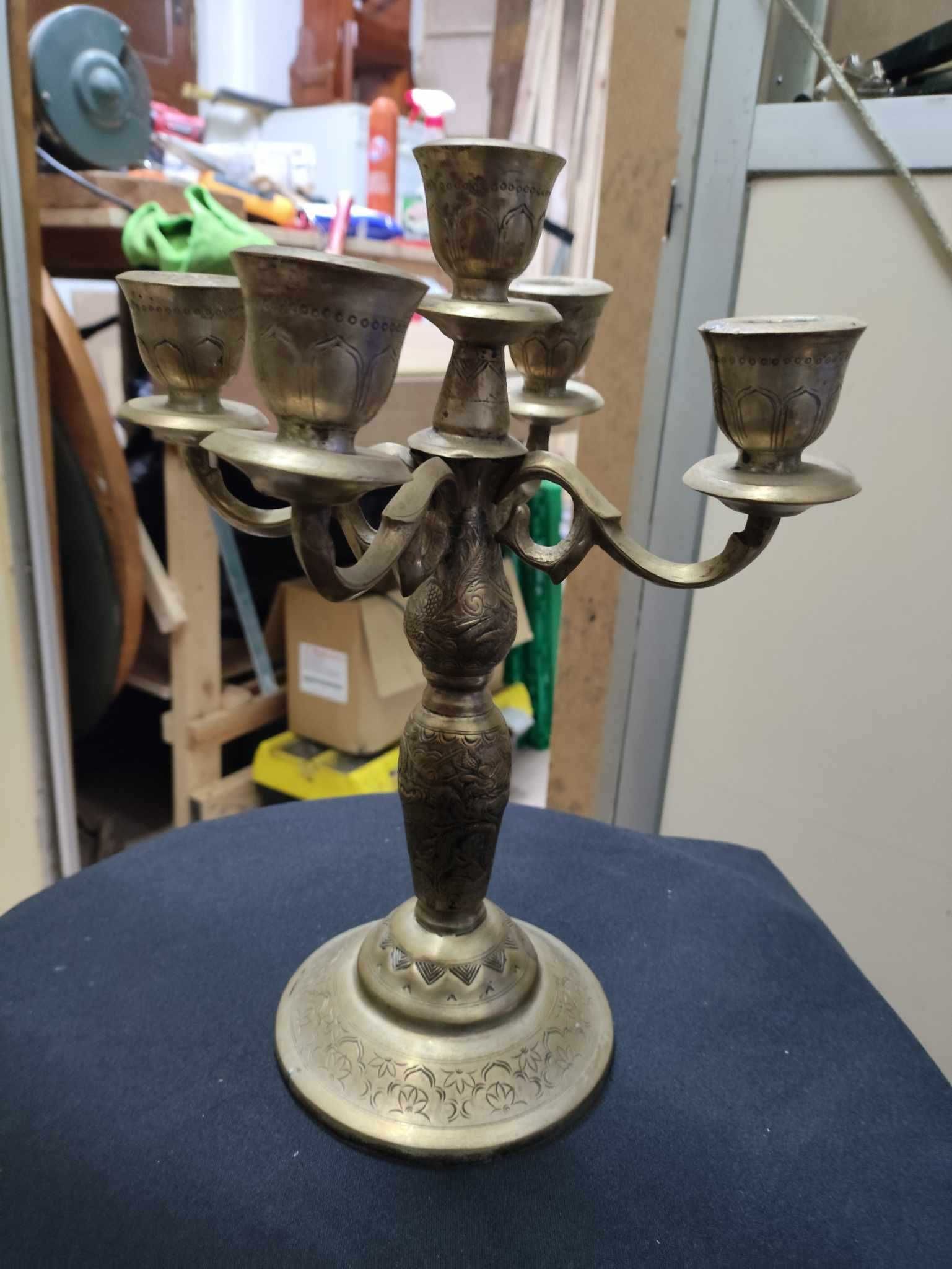 Par Candelabros castiçal de 5 lumes em latao trabalhado muito antigos