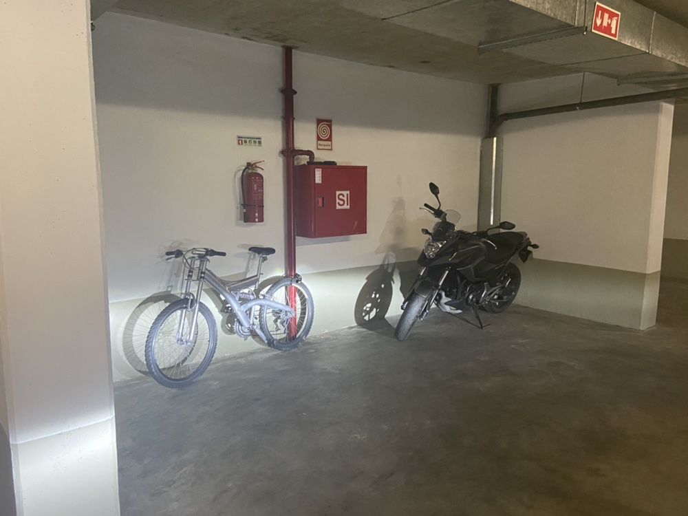 Estacionamento p/ motas - Praça de Espanha