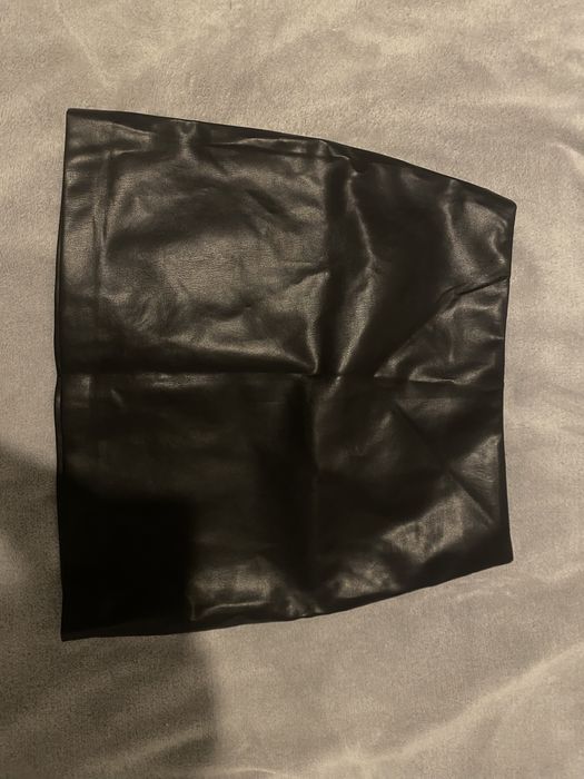 Спідниця з еко-шкіри