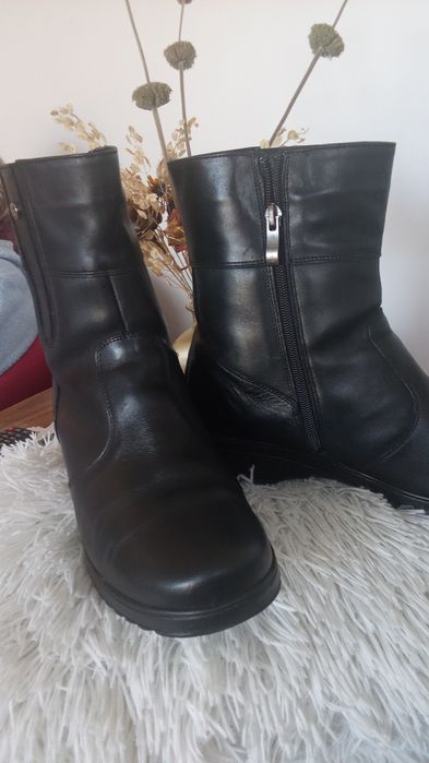 Skórkowe kozaczki botki docieplane 40