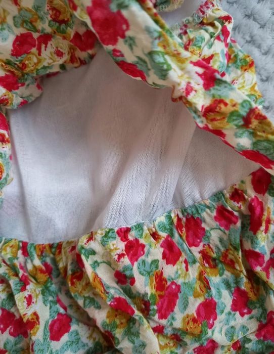 Top z falbankami HIT