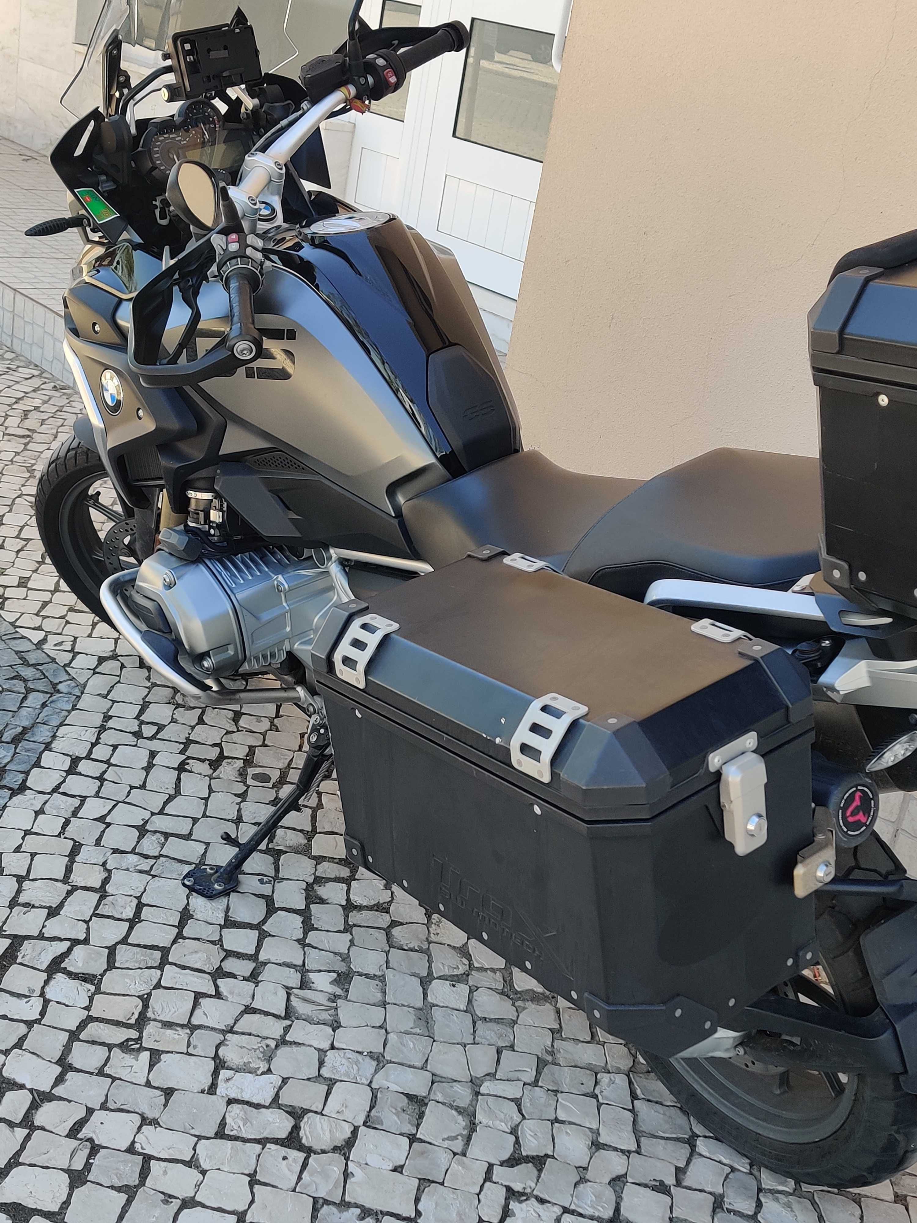 BMW.       R 1200 Gs