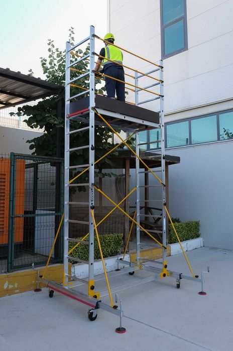 Rusztowanie Aluminiowe jezdne mobilne 7m + koła+podpory ( KOMPLET )