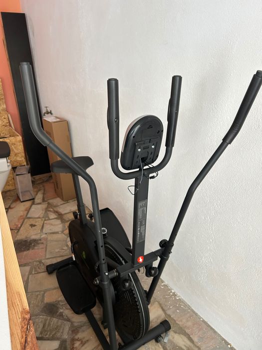 Bicicleta Elíptica / Bicicleta Ergométrica Semi-Nova