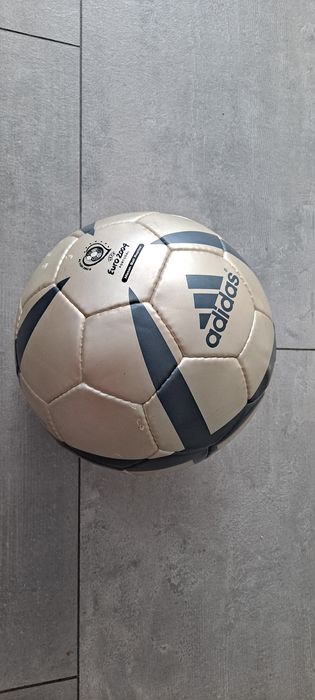 Sprzedam piłkę Adidas