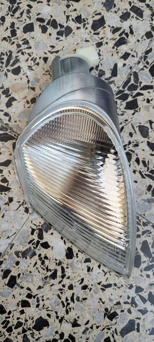 Farolim pisca frente esquerdo Laguna 1997