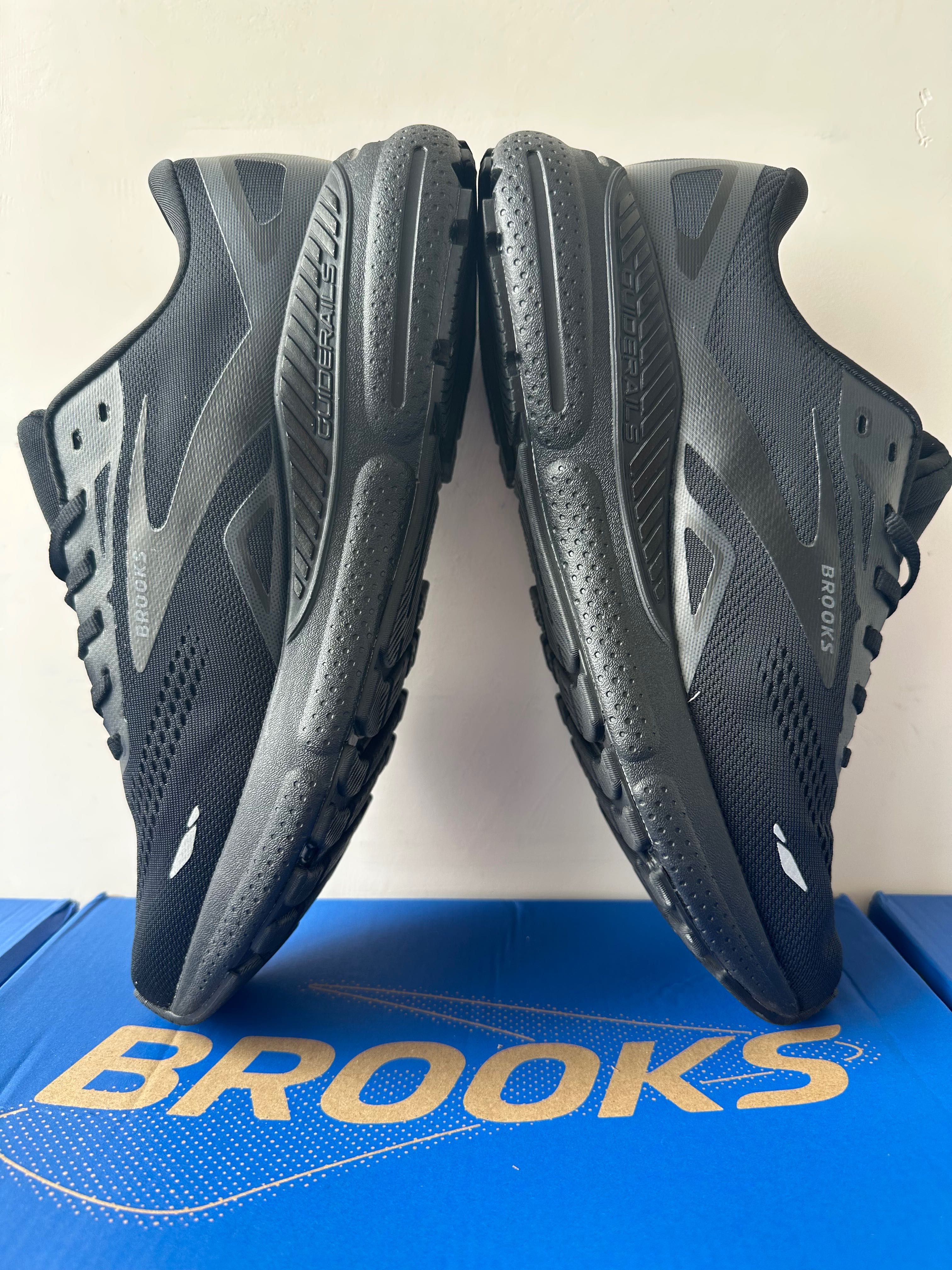Кросівки Brooks Adrenaline 23! Розмір 43/44/45/46 27,5/28/29/30 см!