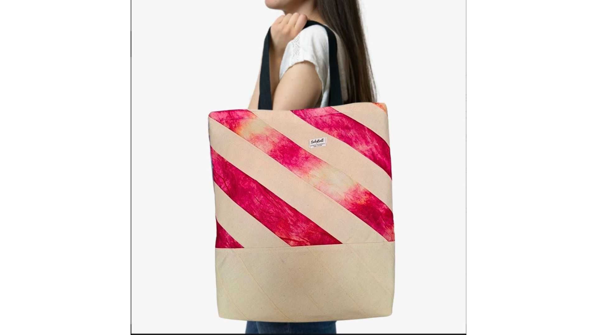 Elegancki Design i Praktyczność w Jednym – Torba  „Currant Cream”