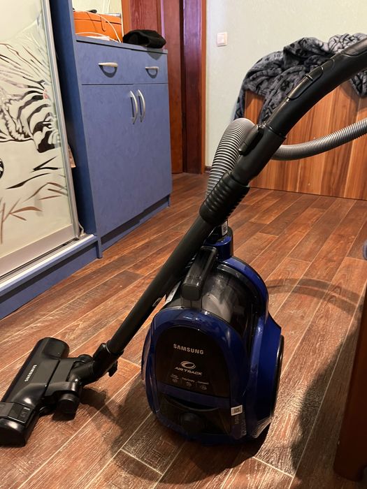 Пилосос SAMSUNG.