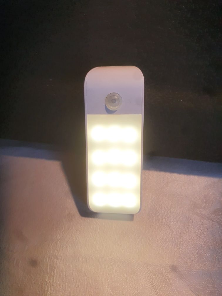 Lampka nocna z czujnikiem ruchu, 3 tryby, lampa 120 LED