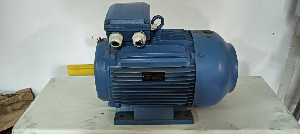 Motores elétricos NOVOS