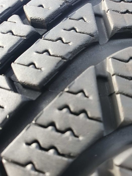 A30# Opony uzywane zimowe 235/45/18" Hankook