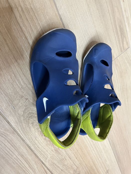 Nowa cena- Sandały do wody Nike wododporne. Rozmiar 33,5 wkladka 21 cm