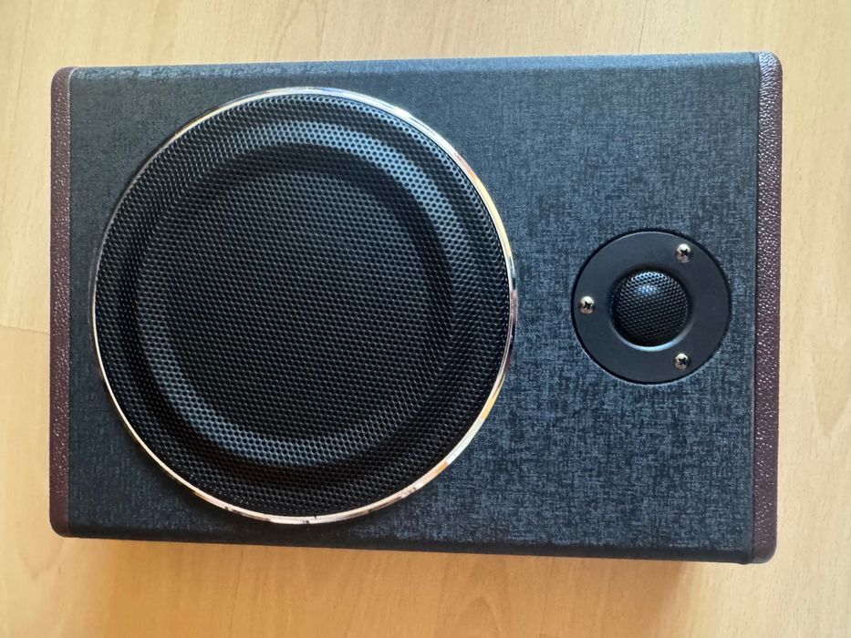 Subwoofer aktywny pod siedzenie