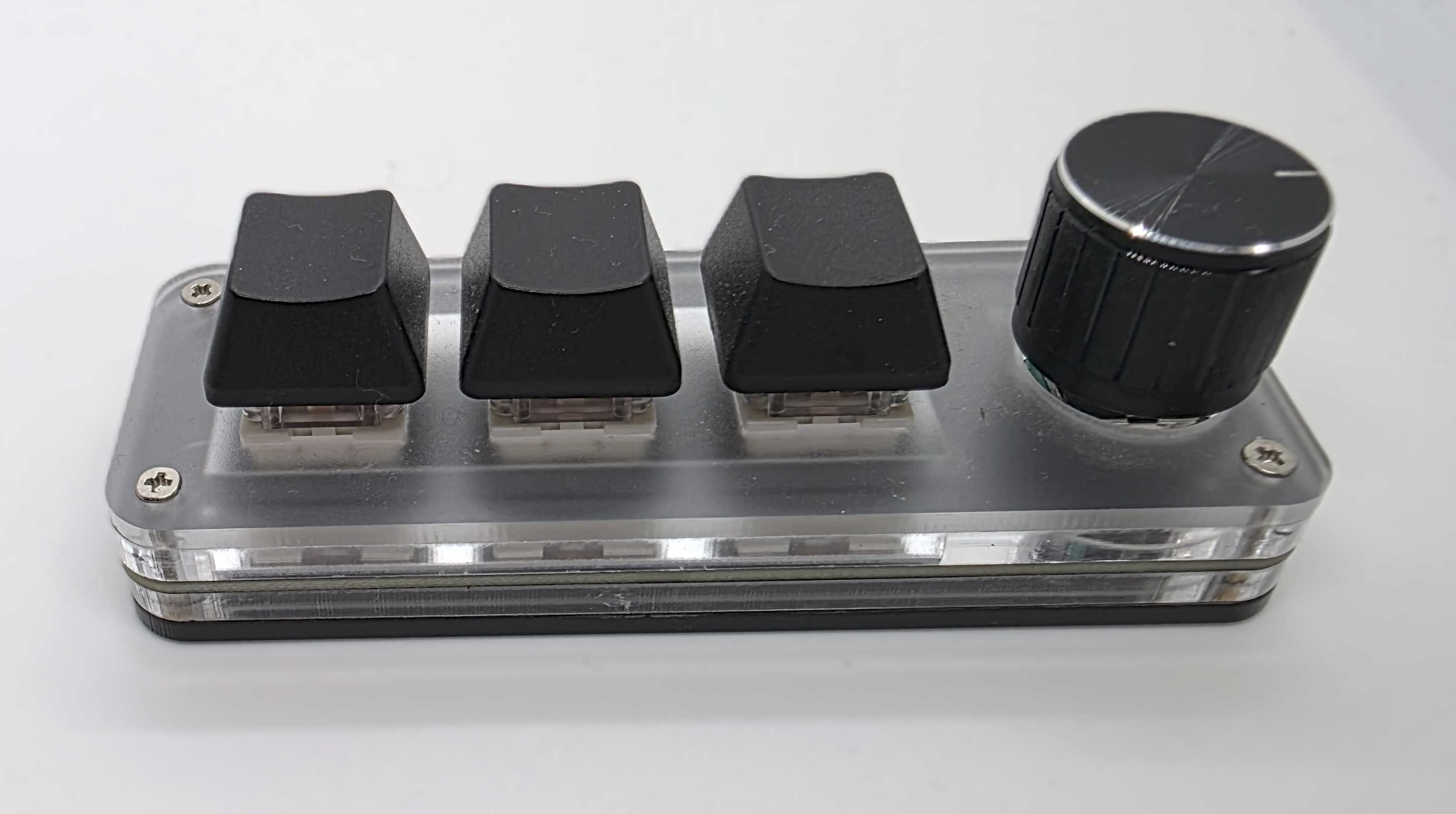 Dodatkowa klawiatura mechaniczna, programowalna, z pokrętłem, USB-C