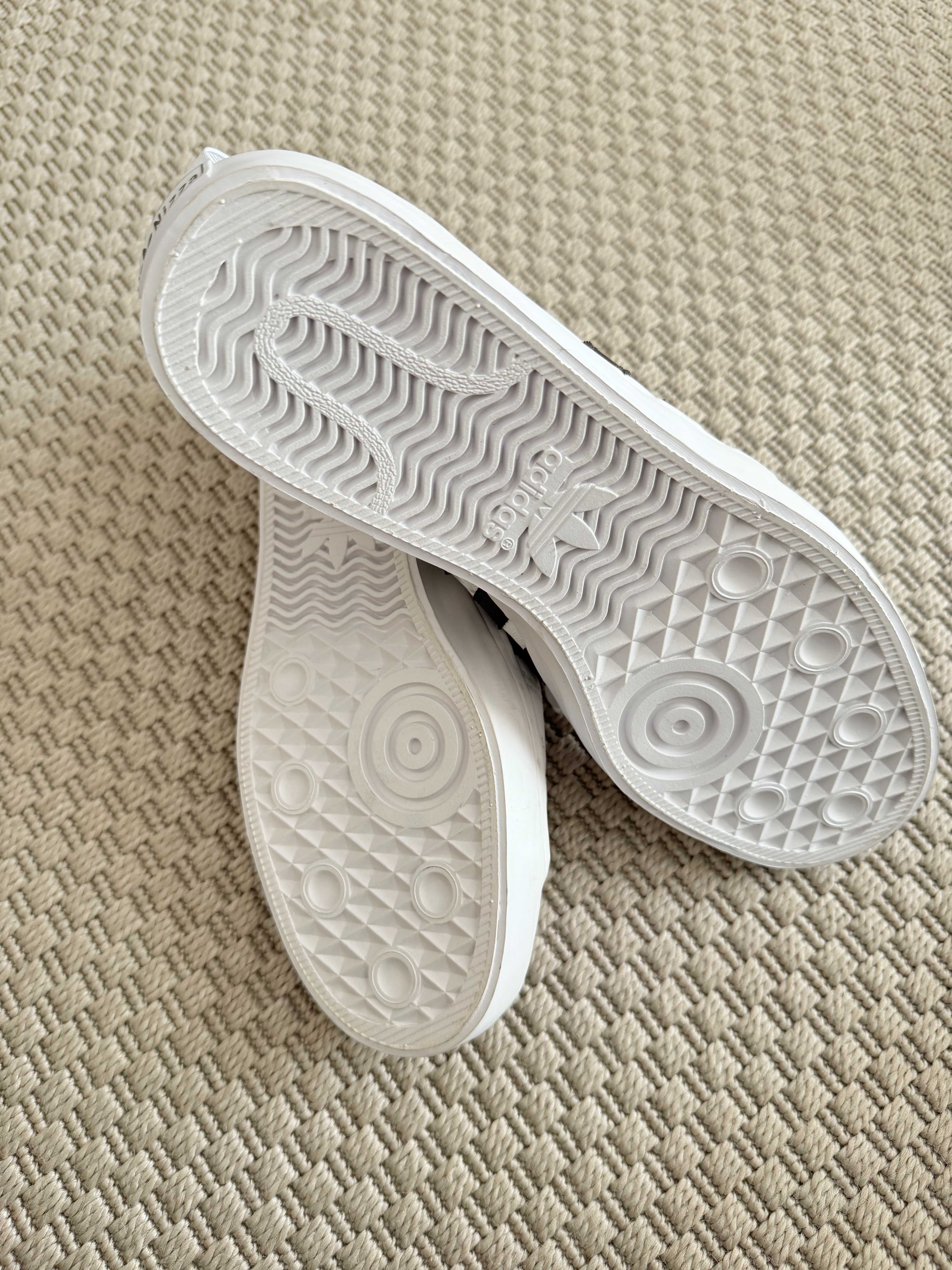 Ténis Adidas novos