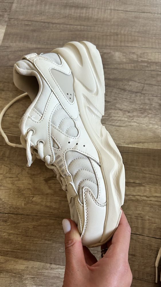 Продам кросівки Skechers