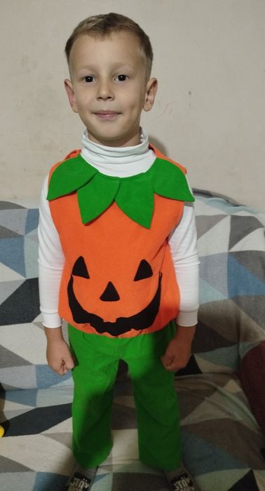 Дитячі святкові костюми