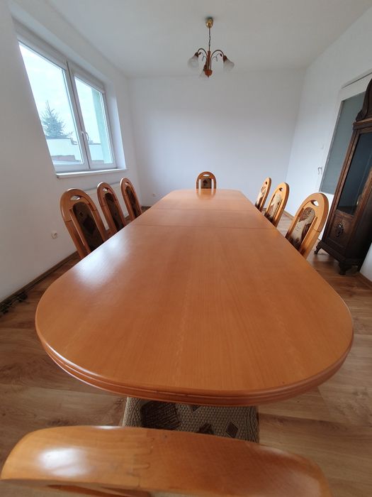 Stół rozkładany + 8 krzeseł