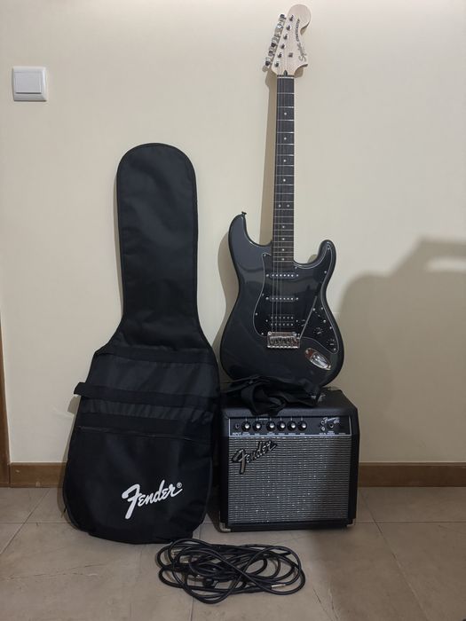 Pack Guitarra Fender Stratocaster Affinity HSS Charcoal Frost Metallic