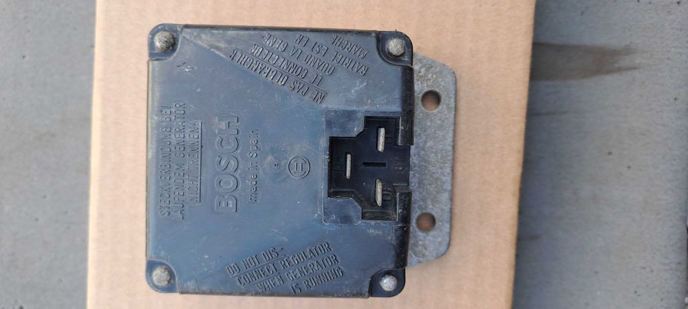 Реле регулятор зарядки BOSH 24v