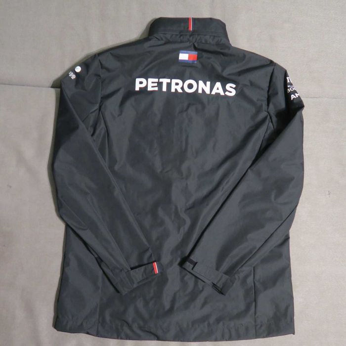 Ветровка AMG Petronas