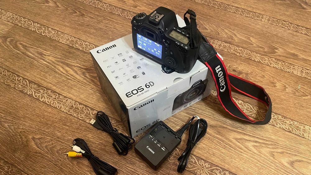 Дзеркальна камера Canon 6d body