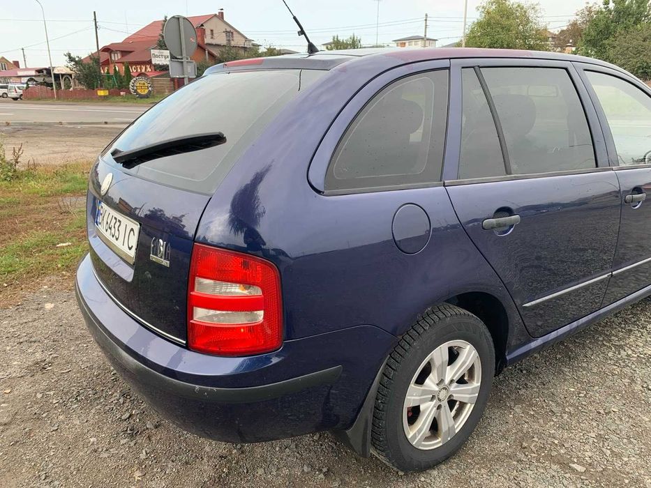 Надійна Skoda Fabia універсал 2002 року
