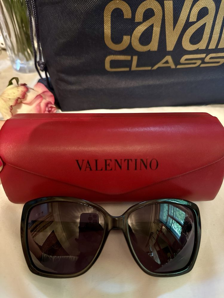 Очки солнцезащитные Valentino