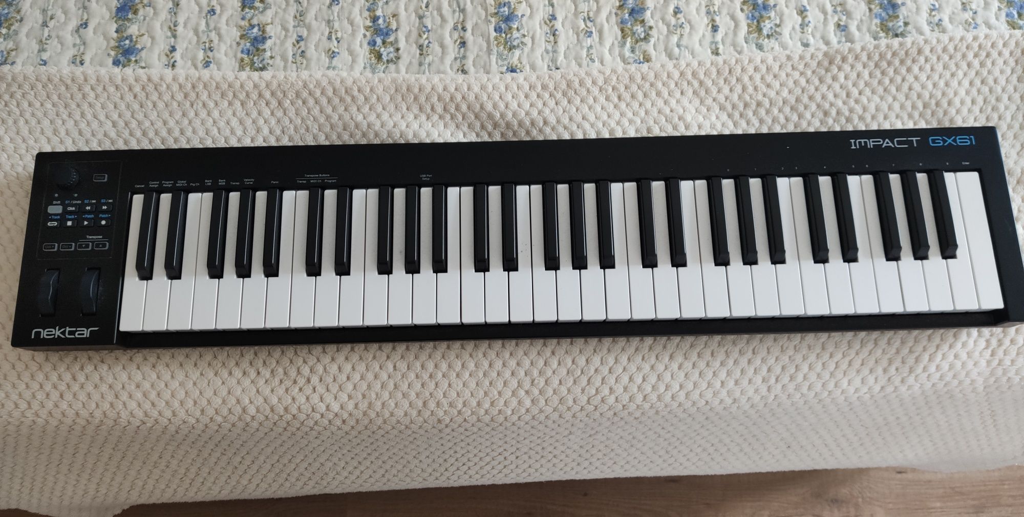 Teclado Piano Nektar Impact GX61