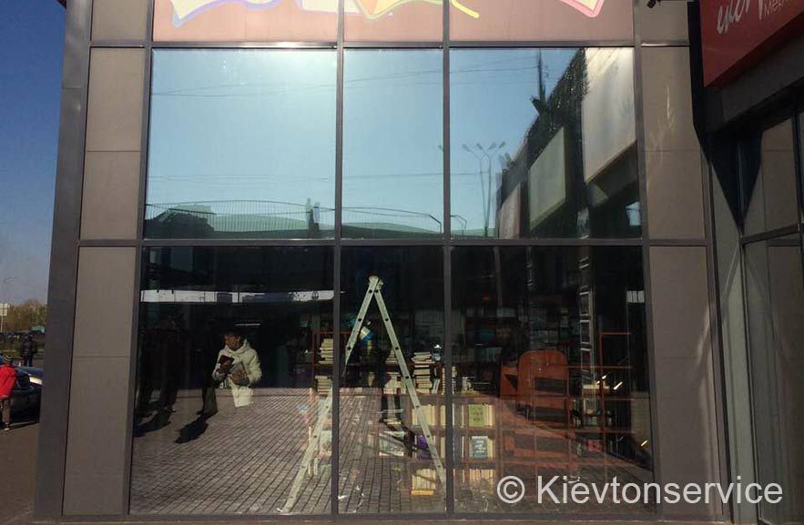 Солнцезащитная тонировка  окон. Поклейка зеркальной пленки на стекла