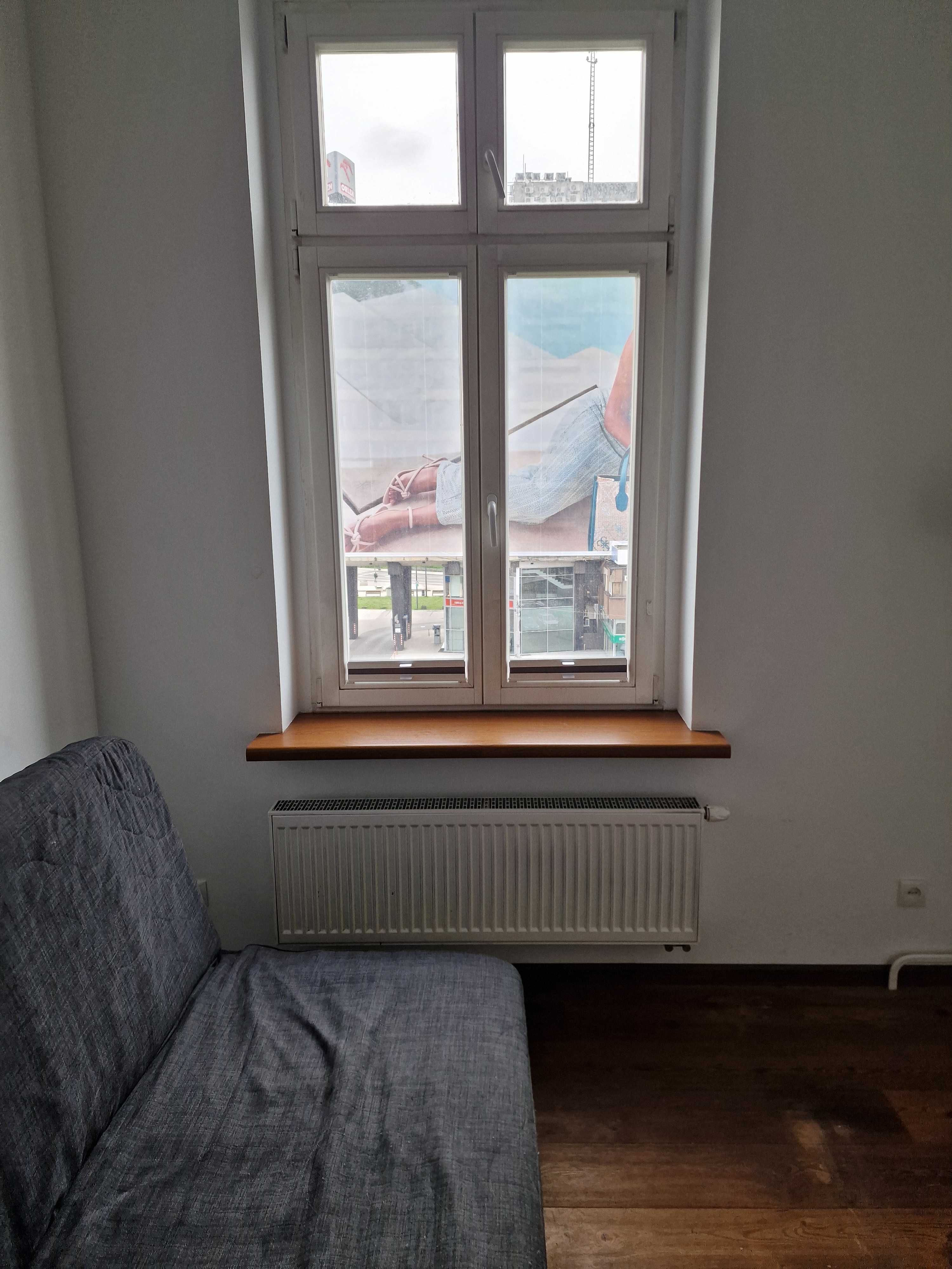 Pokój do wynajęcia w centrum Katowic ( obok Rynku - ul.Piastowska 1 )