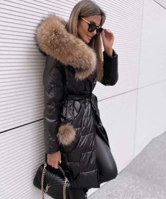 Piękny płaszcz puchowy z naturalnym futerkiem jenot kolory LIZA BRUCE