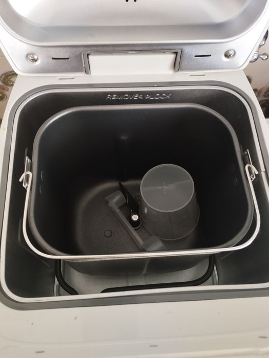 Máquina de fazer pão nova