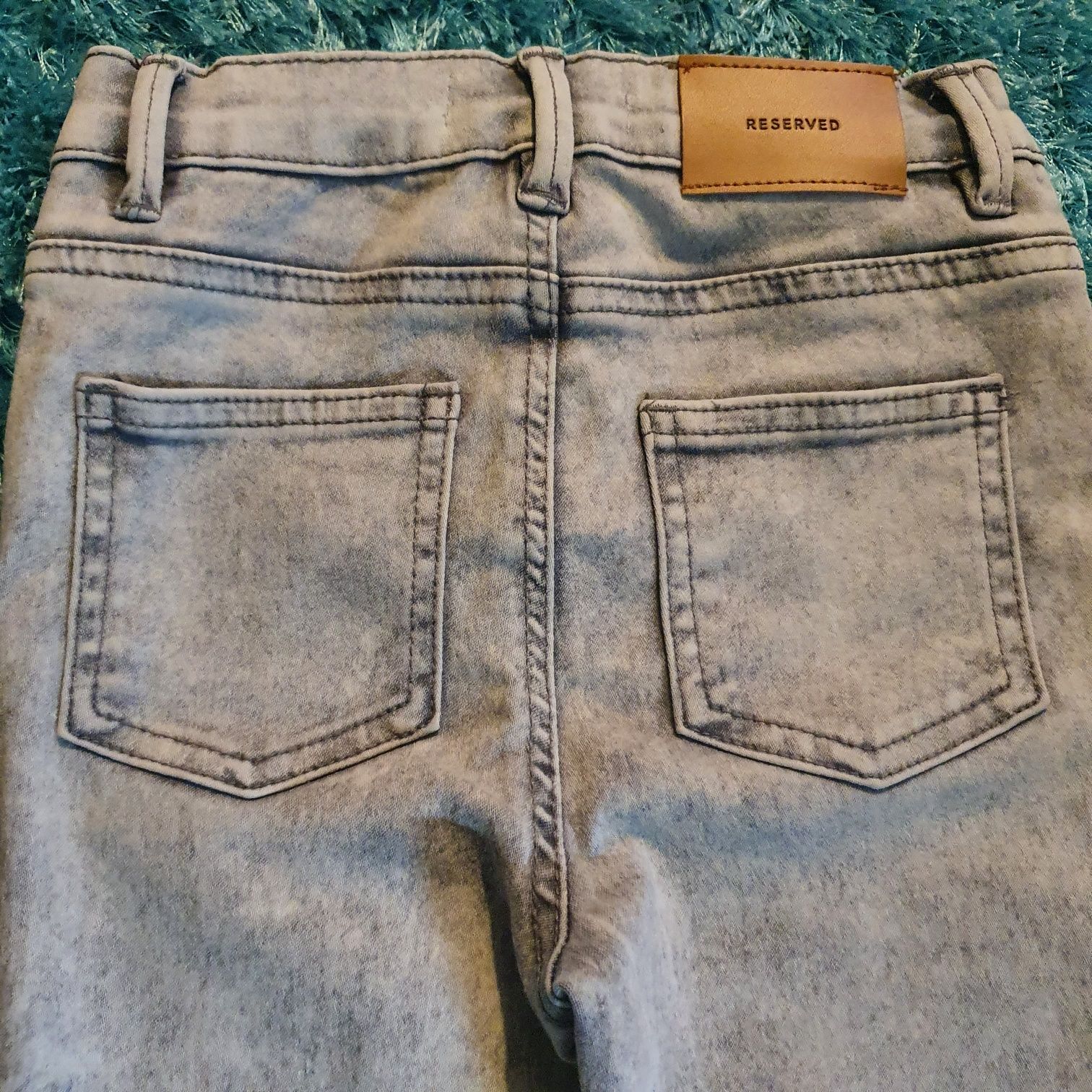 SUPER Spodnie Jeansowe r.128. RESERVED