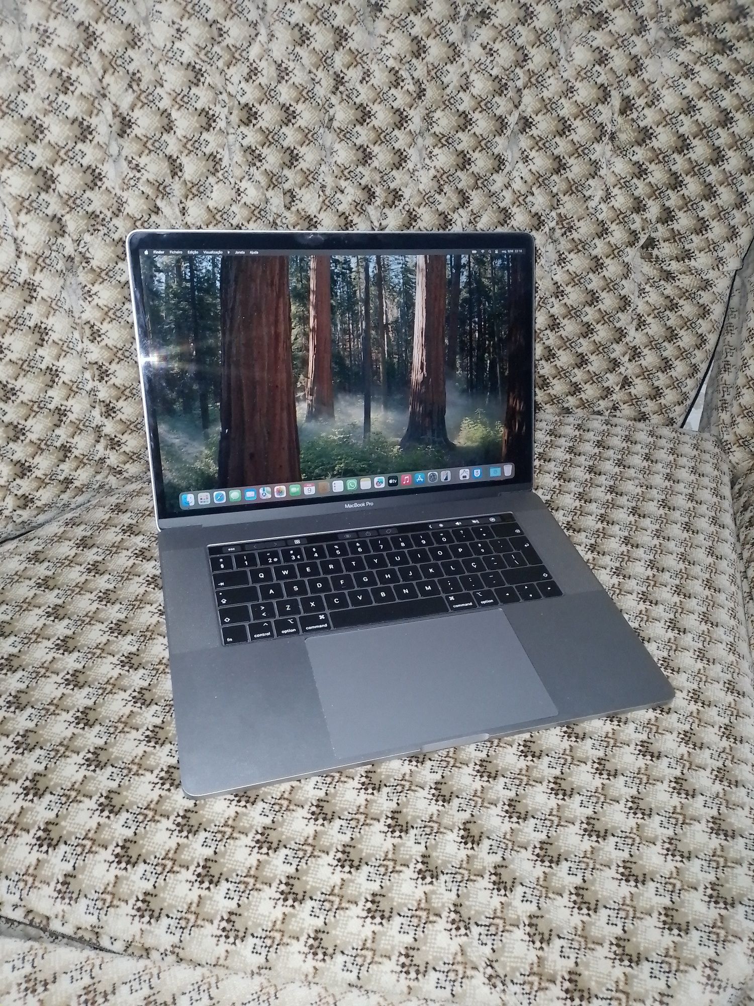 MacBook Pro À venda.