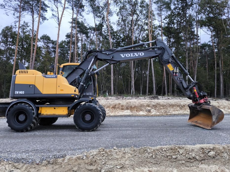 Koparka kołowa VOLVO EW 140 D 2012r. z rototilt 2 łyżki