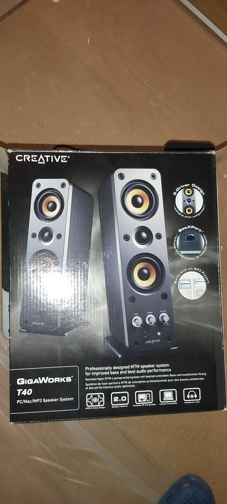 Colunas CREATIVE Gigaworks T40